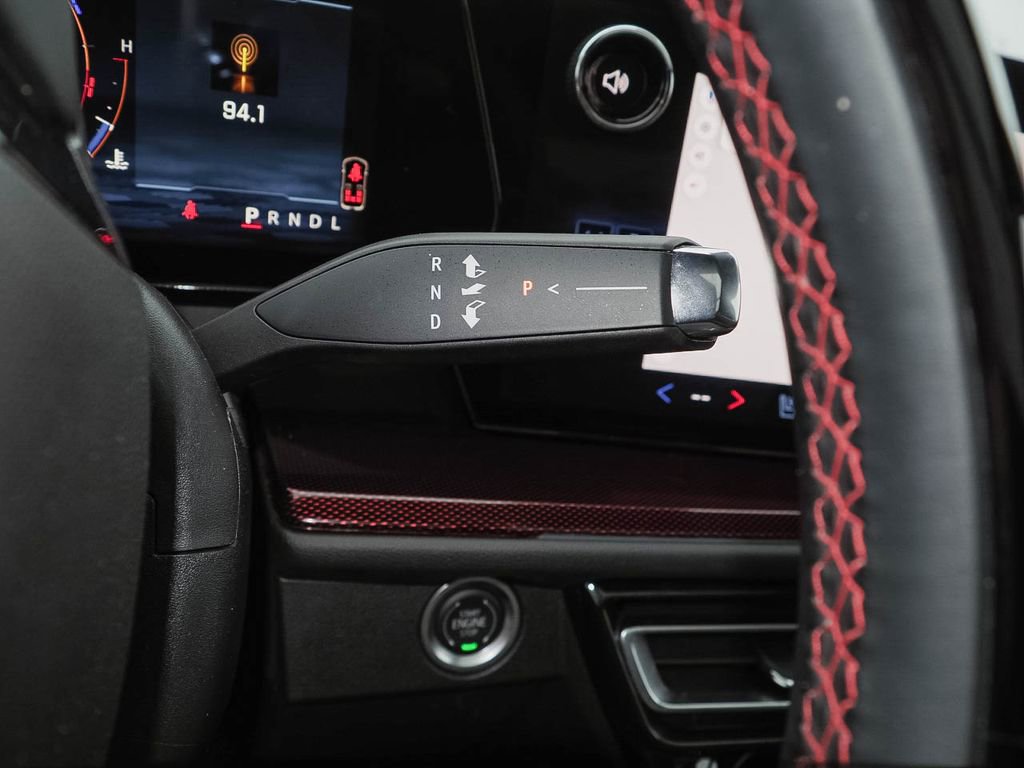 Used 2024 Chevrolet Traverse RS image 33