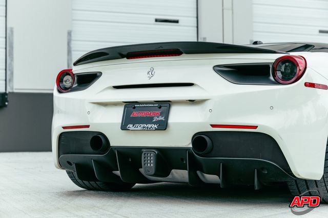 Used 2018 Ferrari 488 GTB RWD image 43