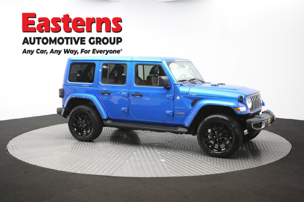 Used 2024 Jeep Wrangler Unlimited Sahara w/ Technology Group AWD/4WD image 49