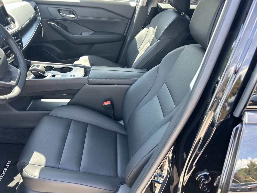 New 2026 Nissan Rogue Dark Armor FWD image 15