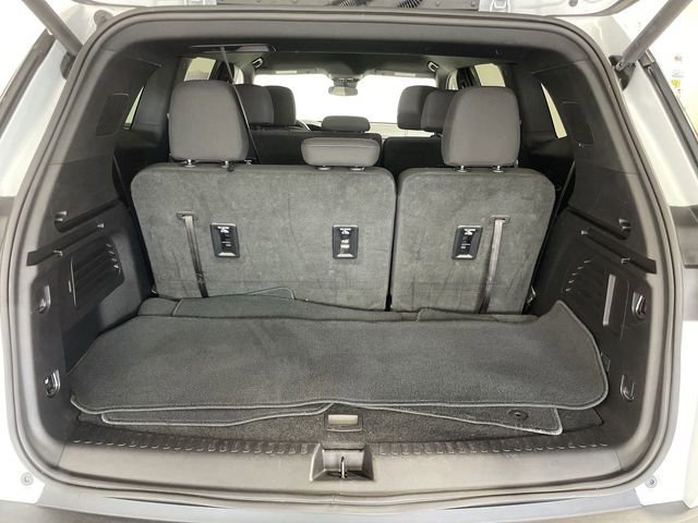 Used 2025 GMC Acadia Elevation FWD image 25