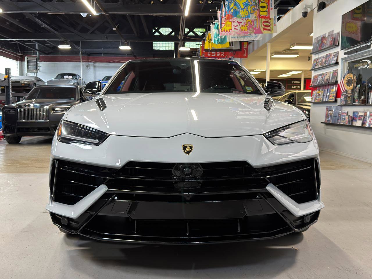 Used 2024 Lamborghini Urus S AWD/4WD image 2
