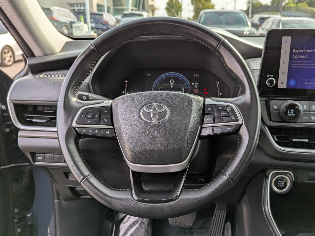 Used 2025 Toyota Grand Highlander AWD image 27