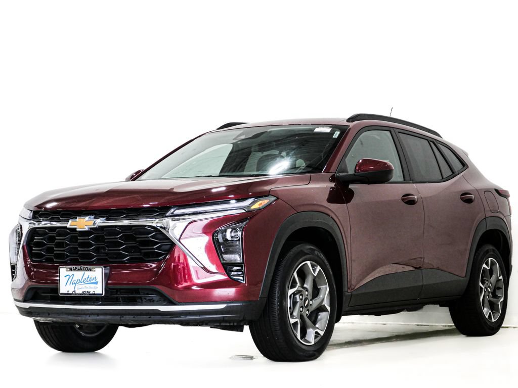 Used 2024 Chevrolet Trax LT w/ Driver Confidence Package FWD image 3