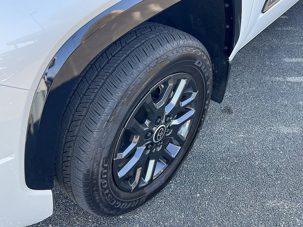 Used 2024 Toyota Tundra Platinum image 9