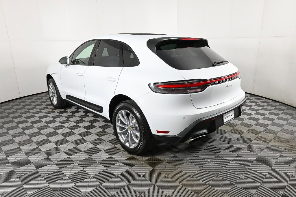 New 2026 Porsche Macan image 3