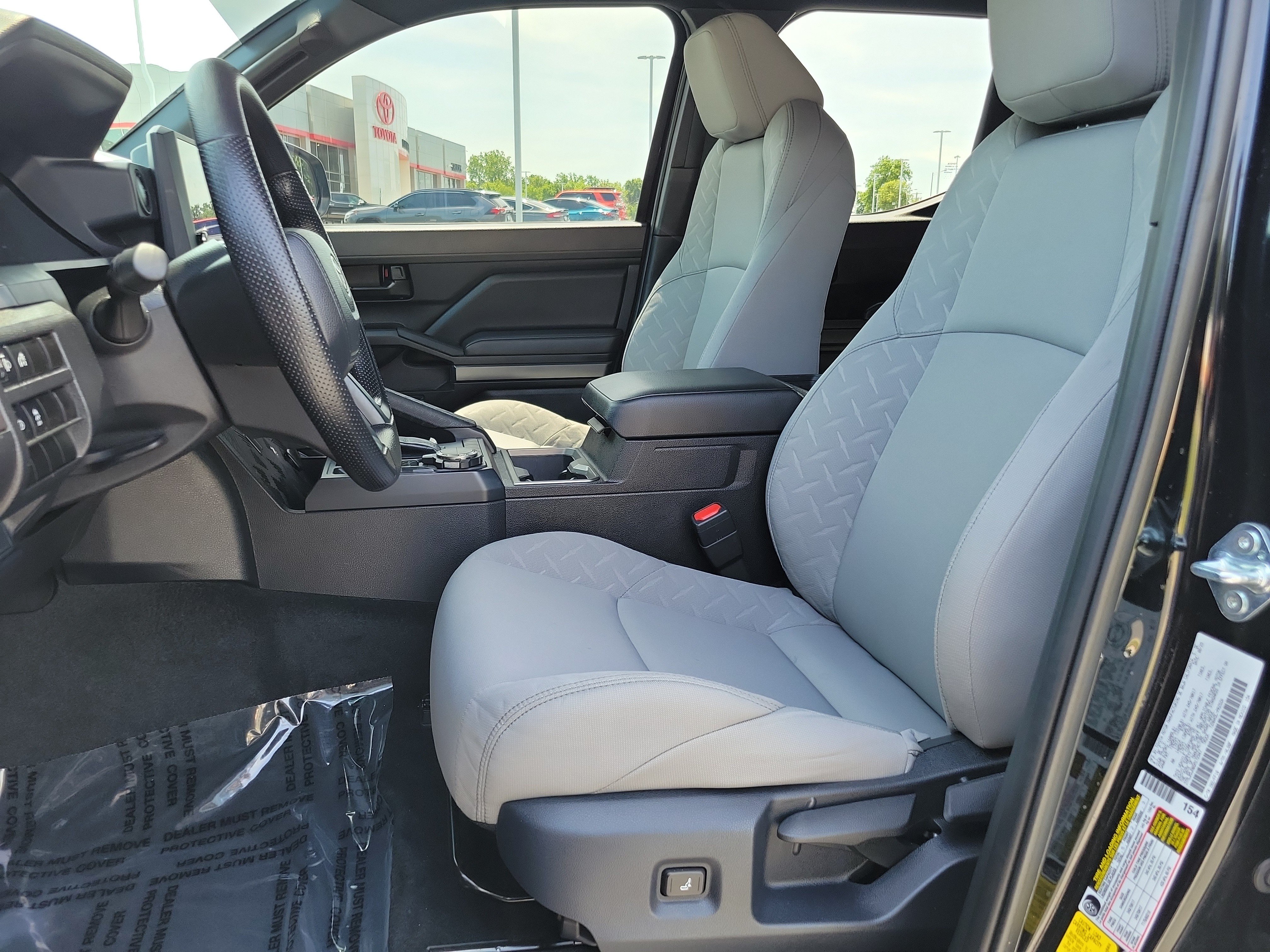 Certified 2025 Toyota Tacoma SR5 AWD/4WD image 16