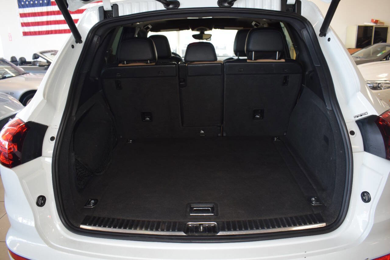 Used 2016 Porsche Cayenne image 31