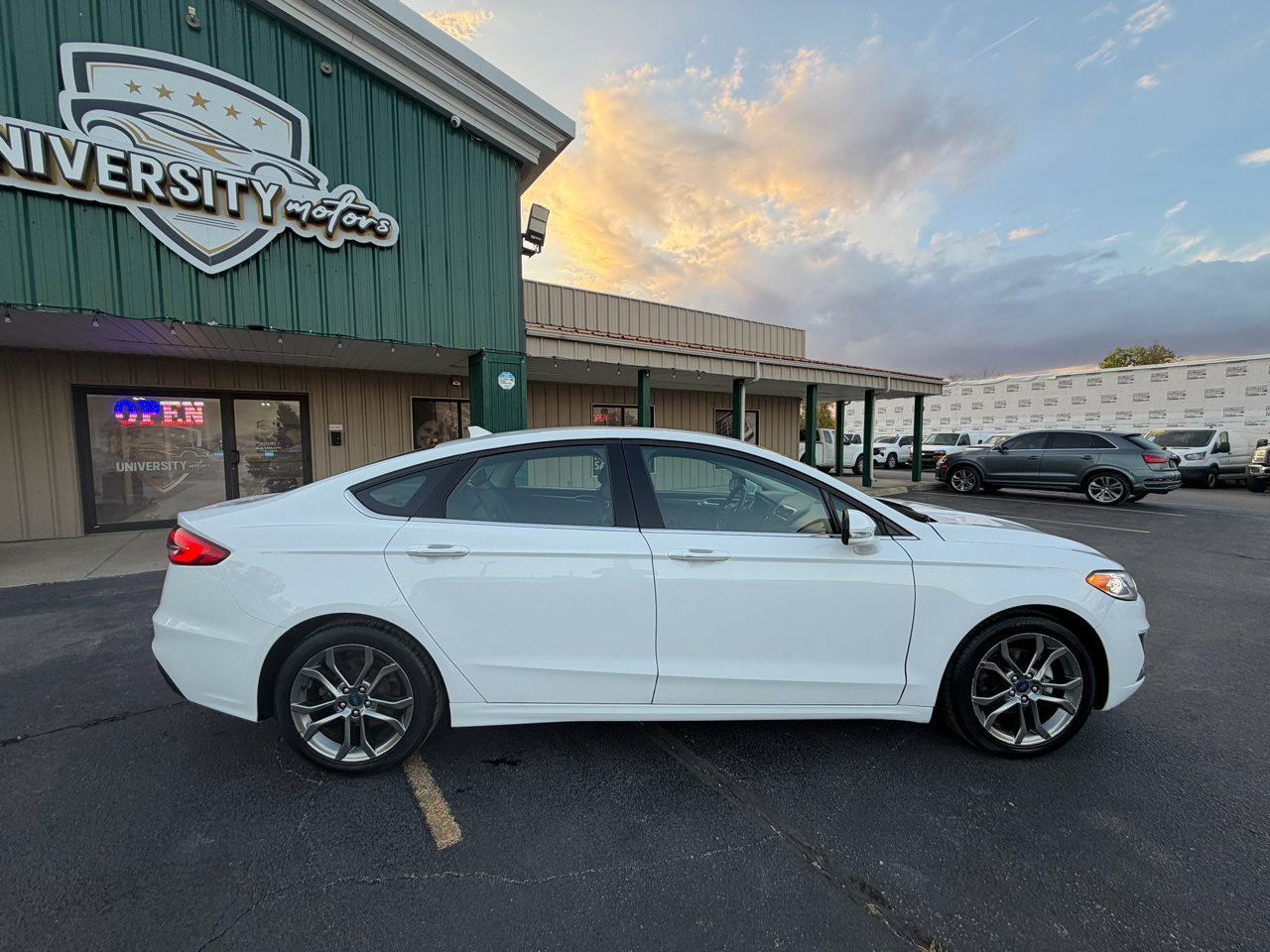 Used 2020 Ford Fusion SEL image 2