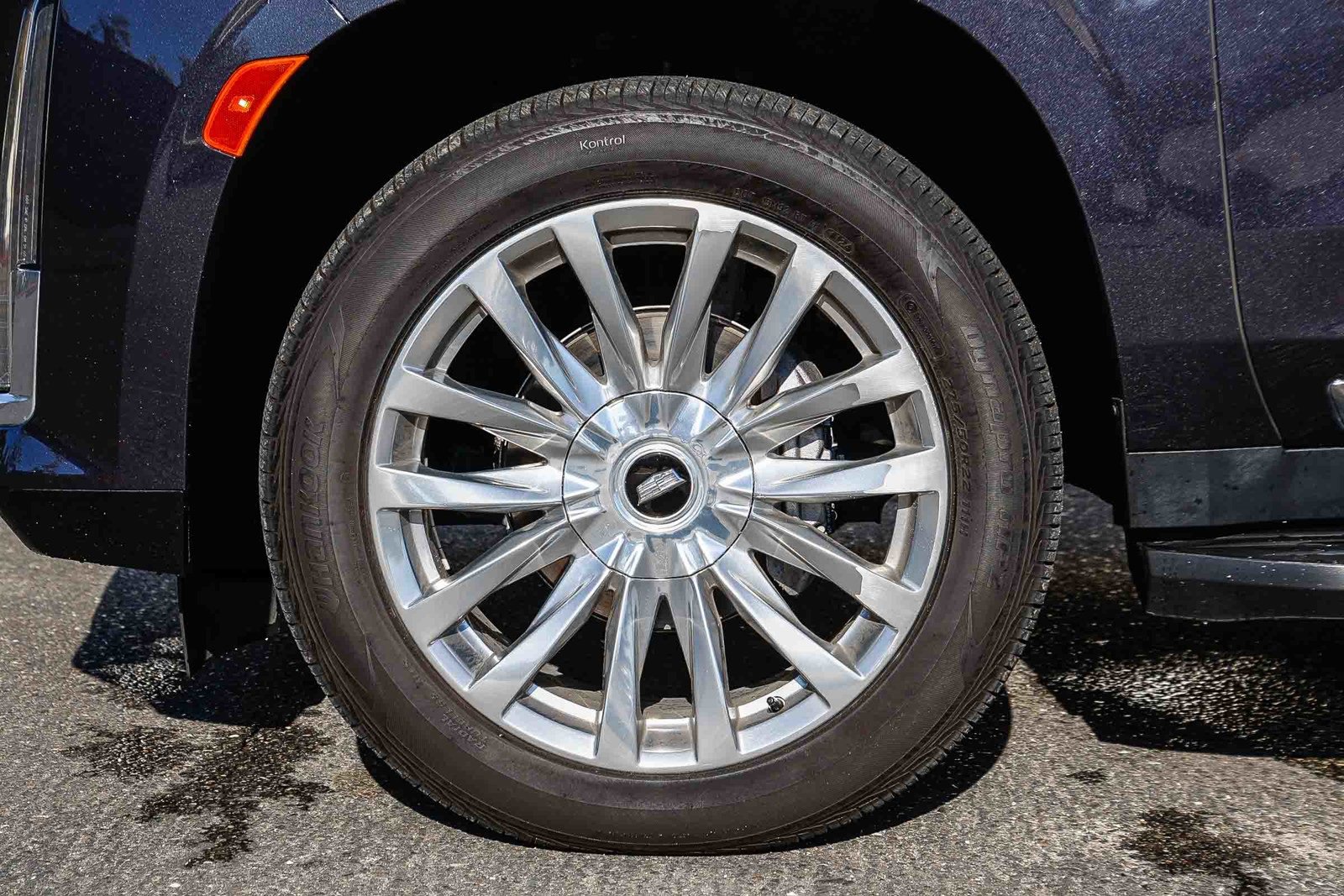 Used 2022 Cadillac Escalade ESV Luxury image 9