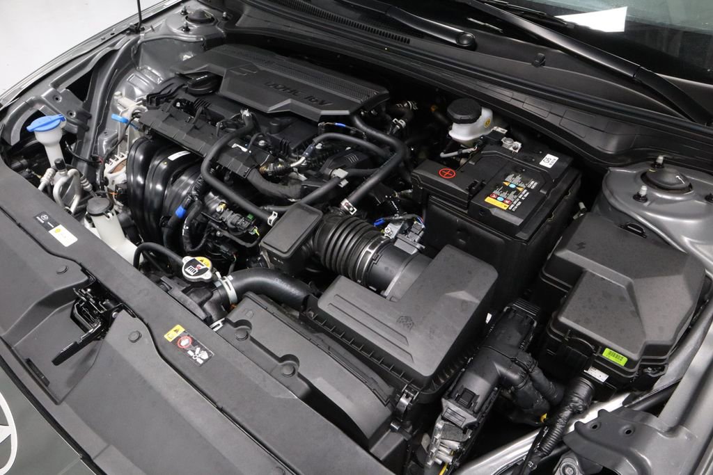 Certified 2025 Hyundai Elantra SEL image 14
