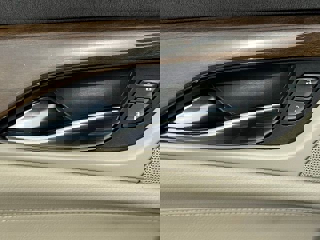 Used 2020 Cadillac Escalade Luxury image 16