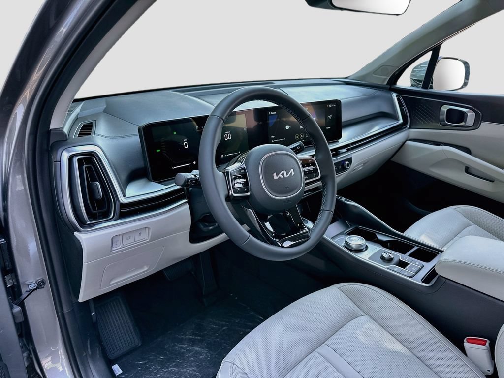 Certified 2025 Kia Sorento EX FWD image 9