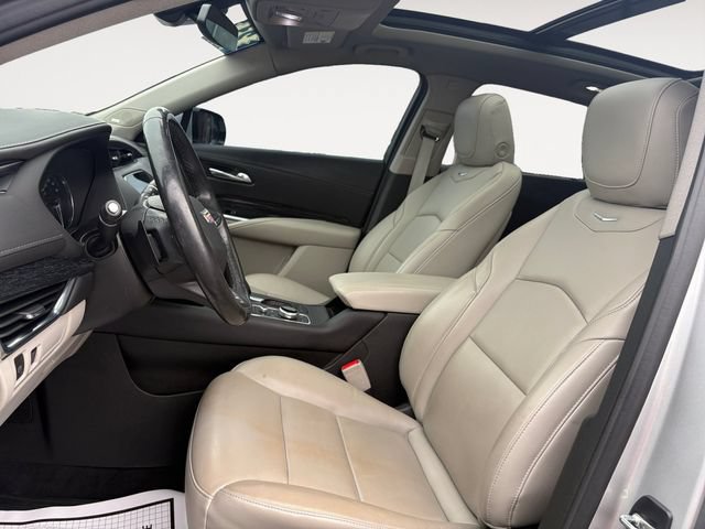 Used 2021 Cadillac XT4 Premium Luxury w/ Cold Weather Package AWD/4WD image 9
