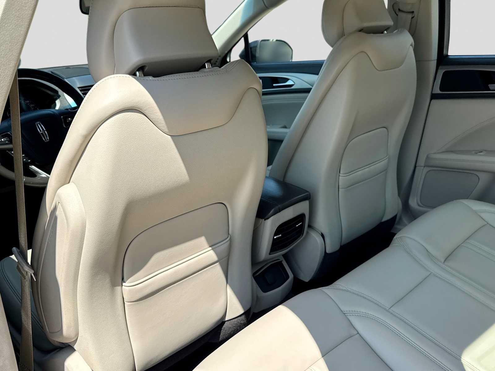 Used 2017 Lincoln MKZ Premiere AWD/4WD image 18