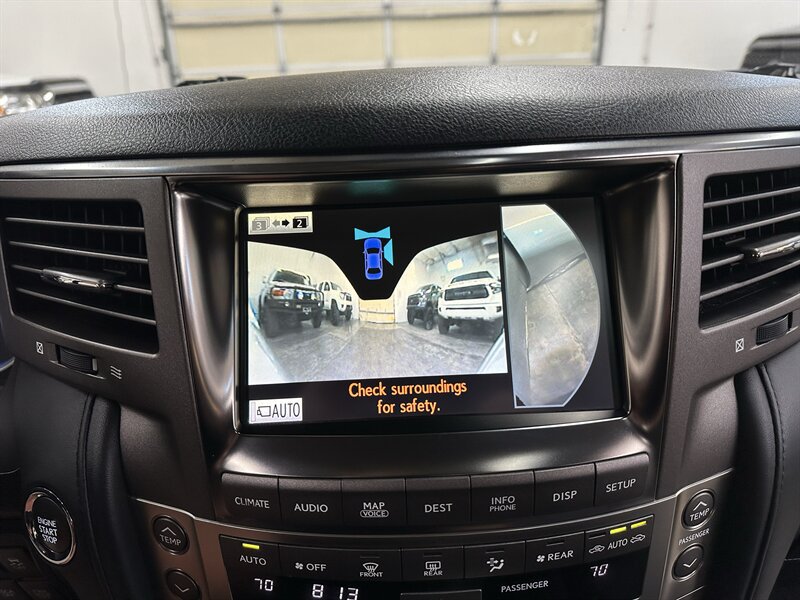 Used 2011 Lexus LX 570 4WD w/ Luxury Pkg image 31