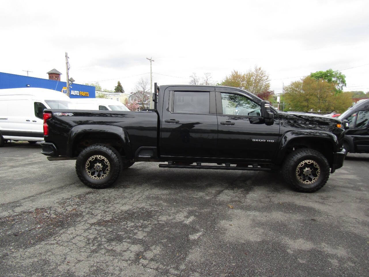 Used 2021 Chevrolet Silverado 2500 Custom w/ Custom Value Package AWD/4WD image 9