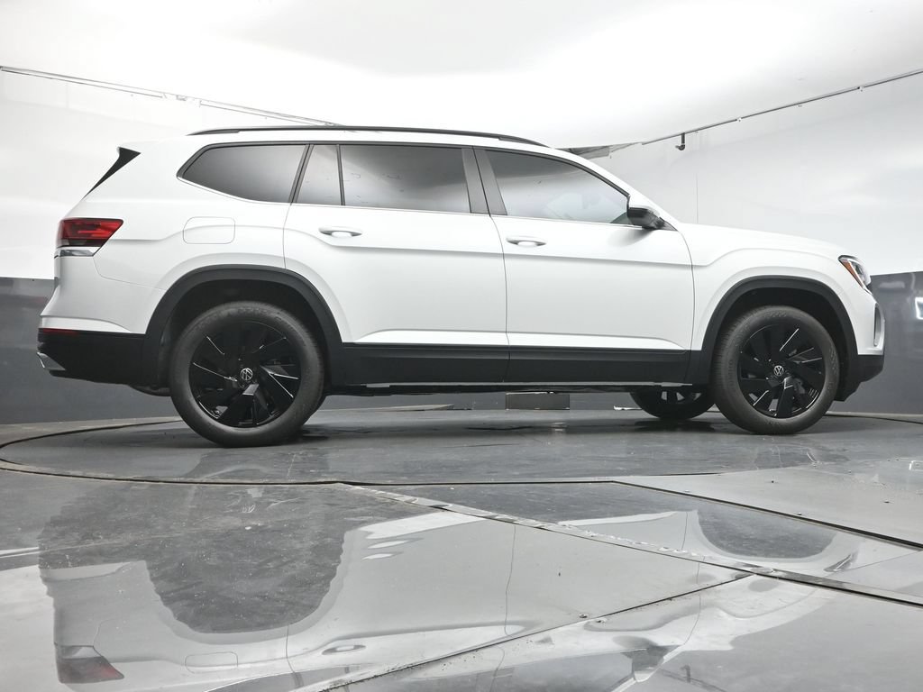 New 2026 Volkswagen Atlas SE FWD image 40