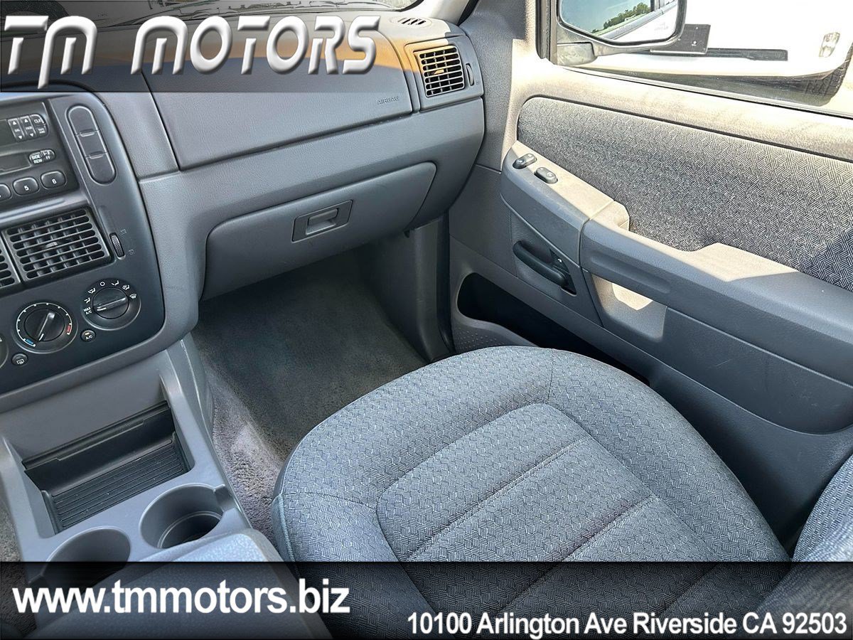 Used 2002 Ford Explorer XLS RWD image 12