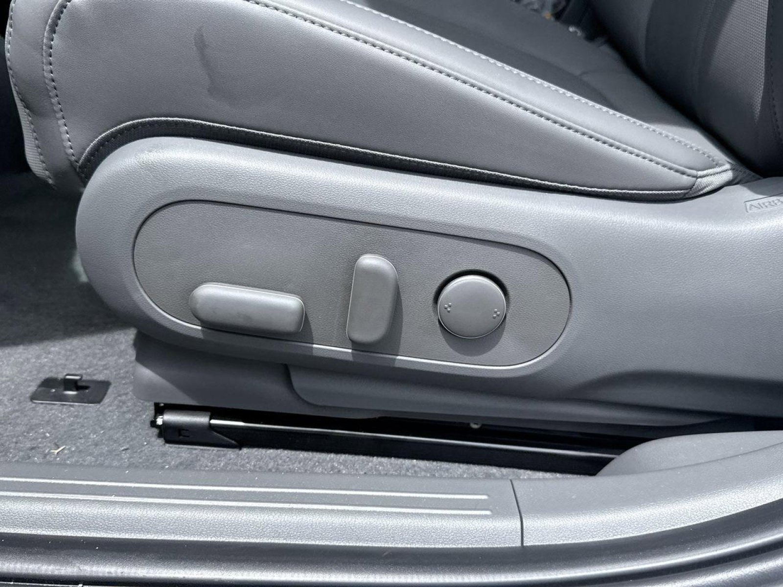 New 2025 Hyundai Ioniq 5 SEL image 14