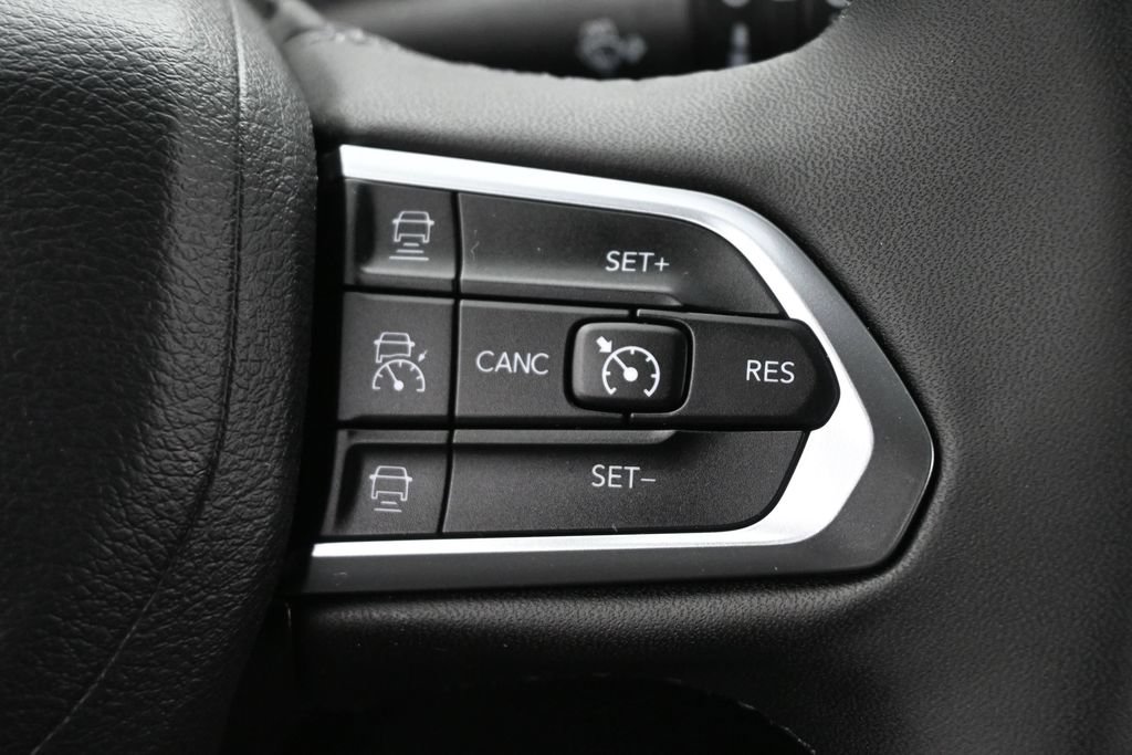 Used 2023 Jeep Compass Limited AWD/4WD image 7