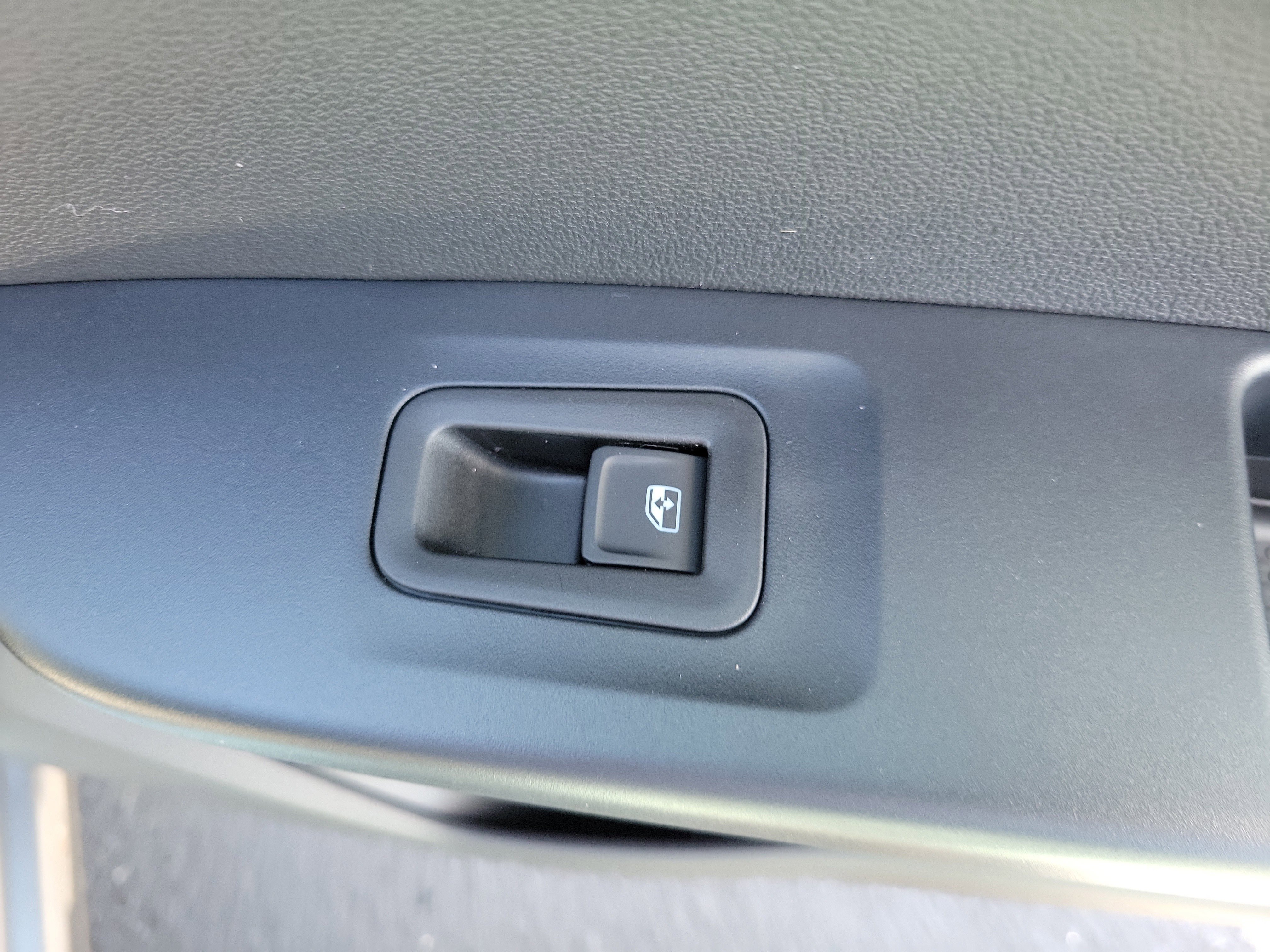New 2026 Volkswagen Taos SE FWD image 9
