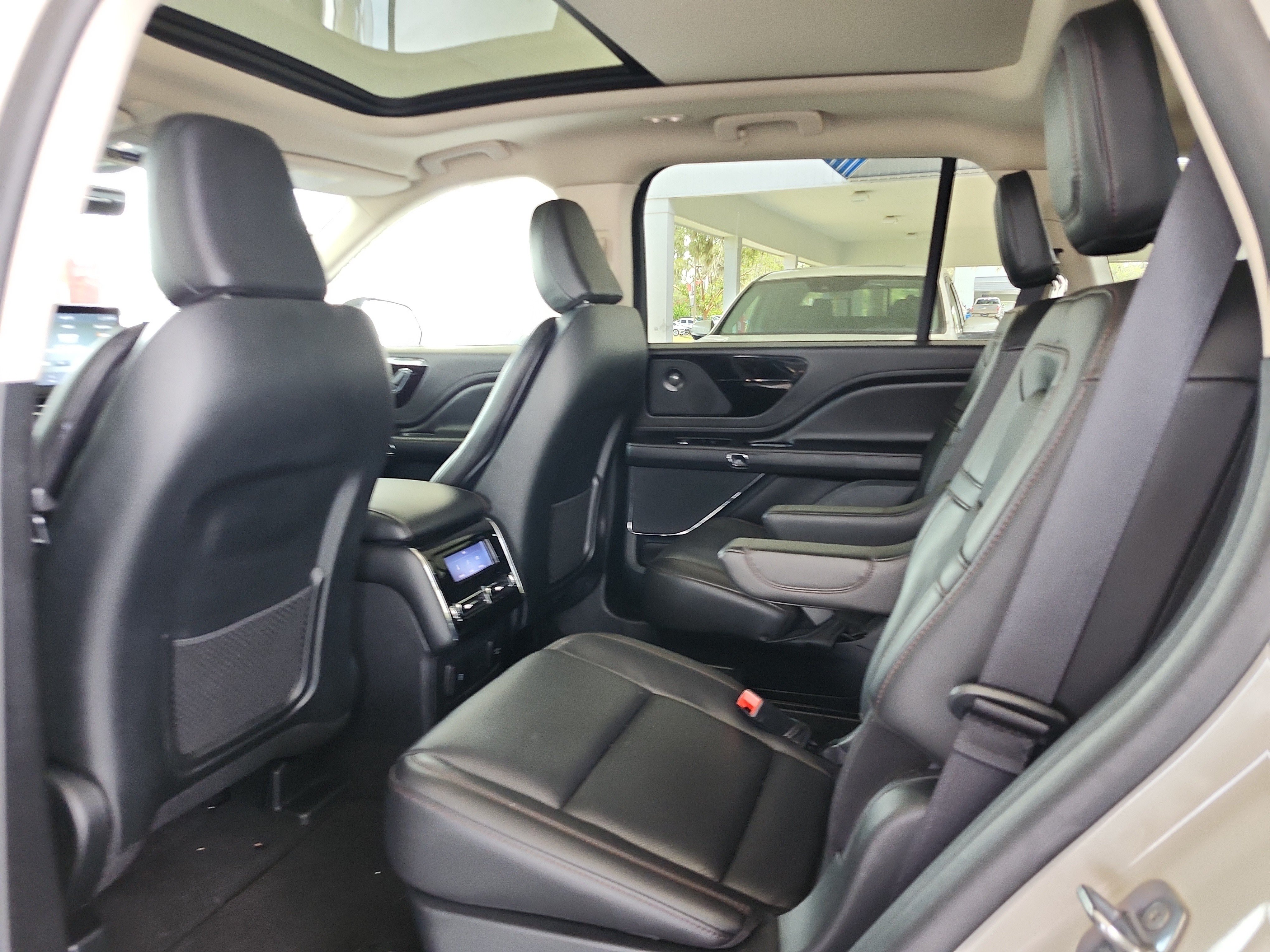 Used 2024 Lincoln Aviator Reserve RWD image 18