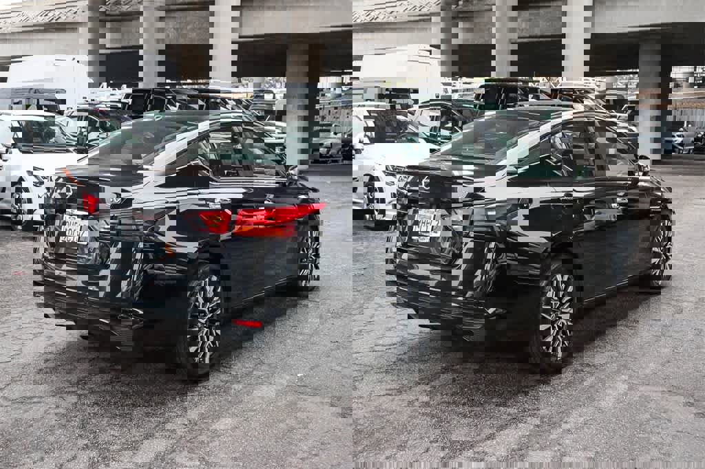 Used 2024 Nissan Altima 2.5 SV image 6