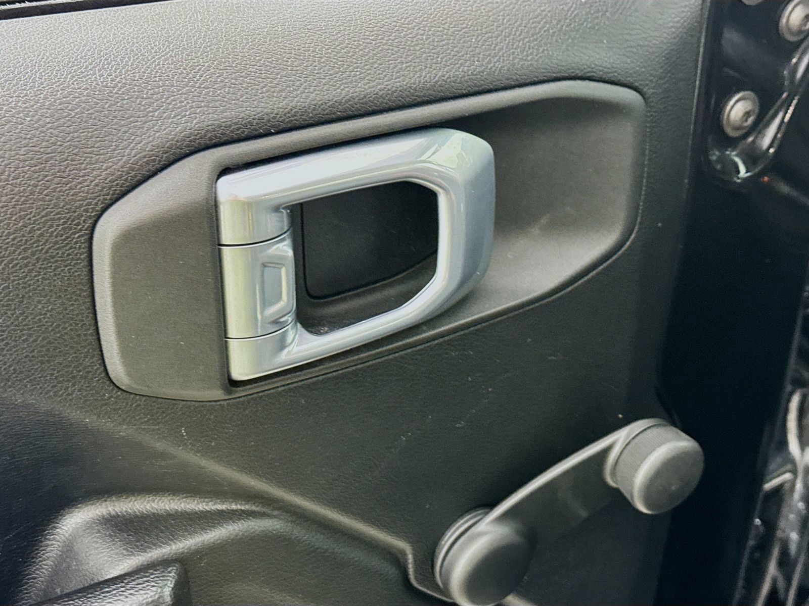 Used 2022 Jeep Wrangler Sport image 15