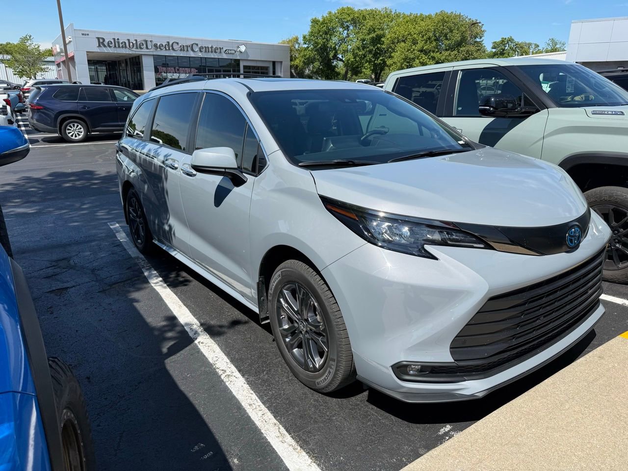 Used 2024 Toyota Sienna XLE Woodland Edition AWD/4WD image 2