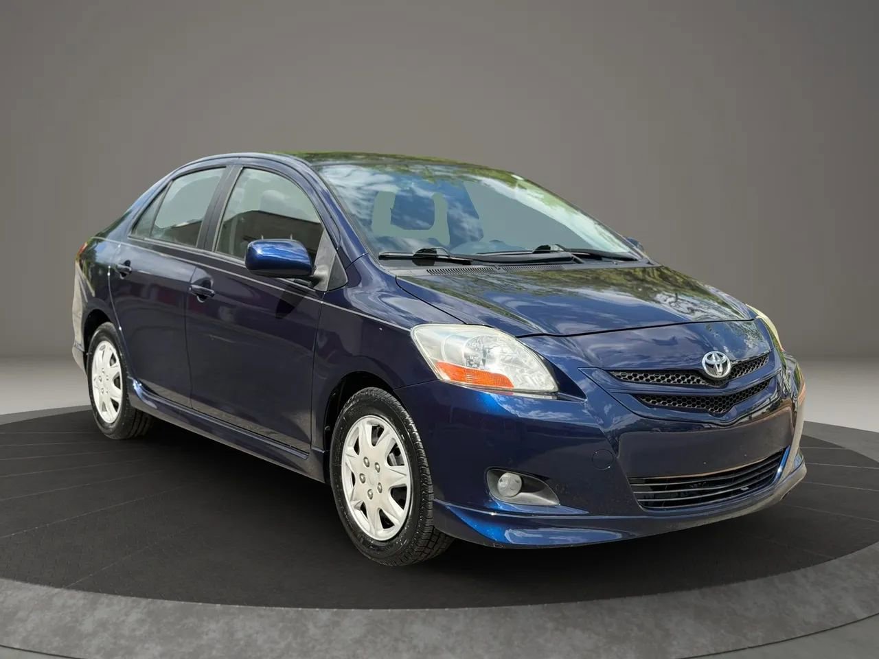 Used 2008 Toyota Yaris S FWD image 3