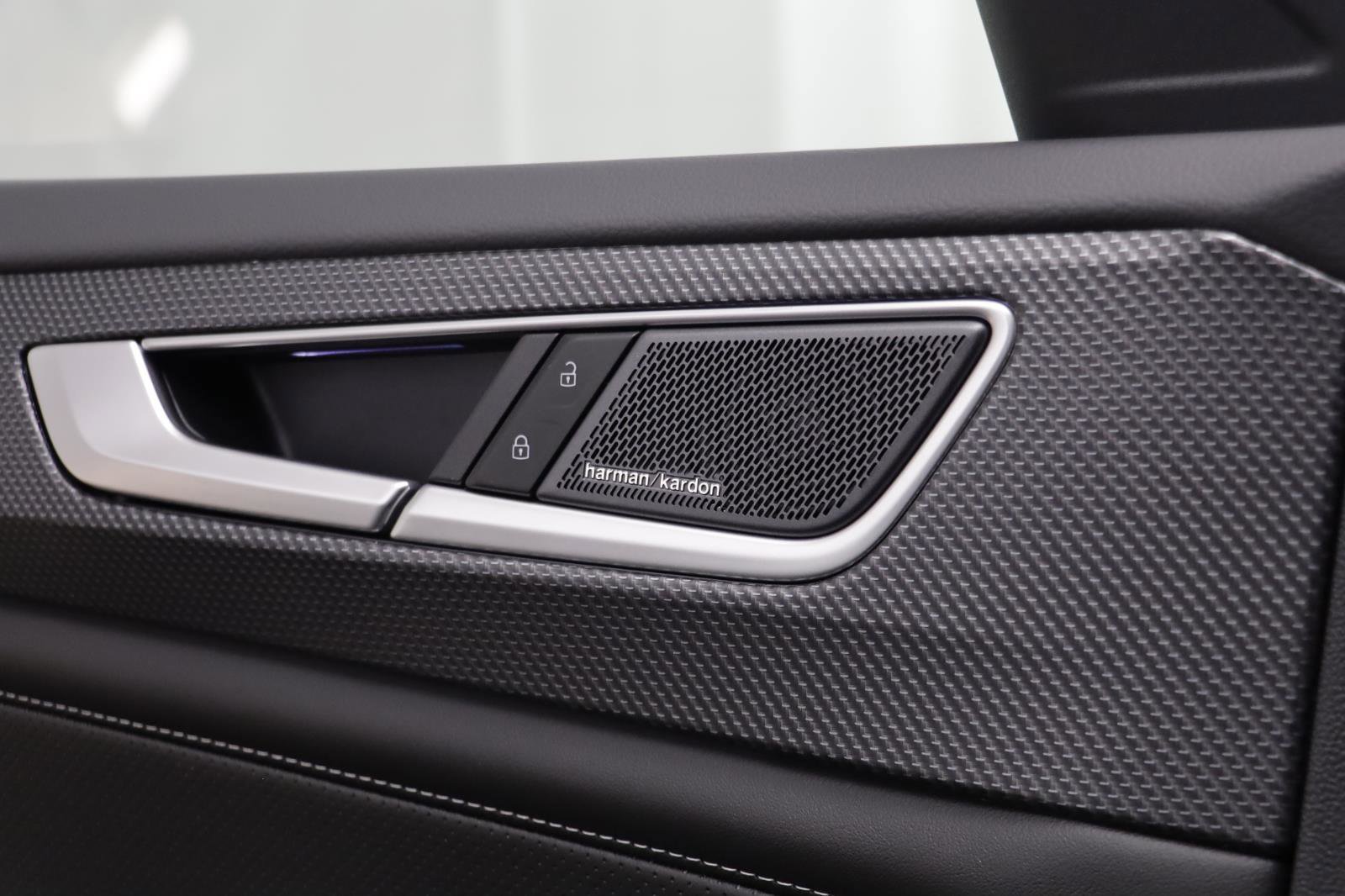 New 2026 Volkswagen Atlas Cross Sport SEL Premium R-Line image 7