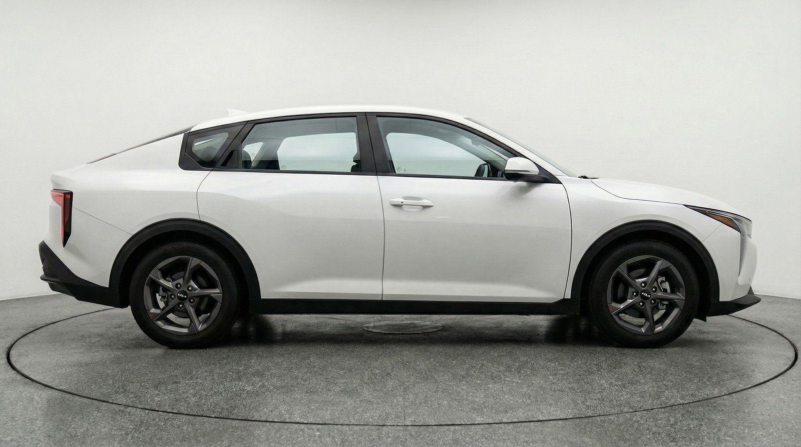 Used 2025 Kia K4 LXS image 11