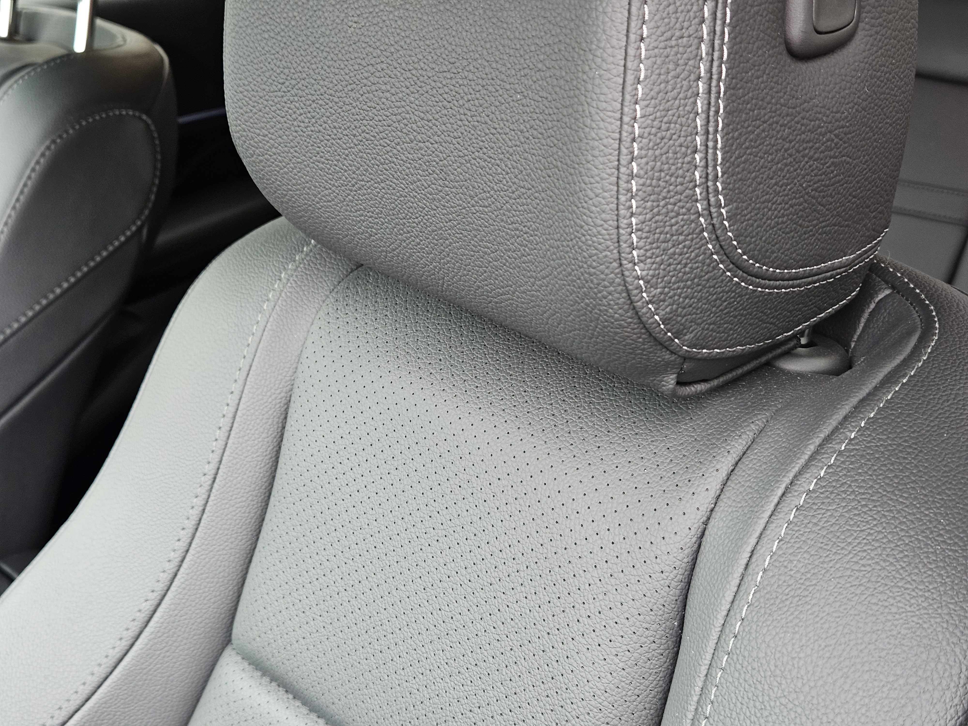 Used 2025 Mercedes-Benz GLE 350 4MATIC image 8