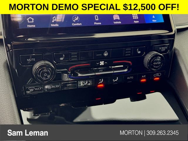 New 2025 Jeep Grand Cherokee Limited w/ Black Appearance Package image 16