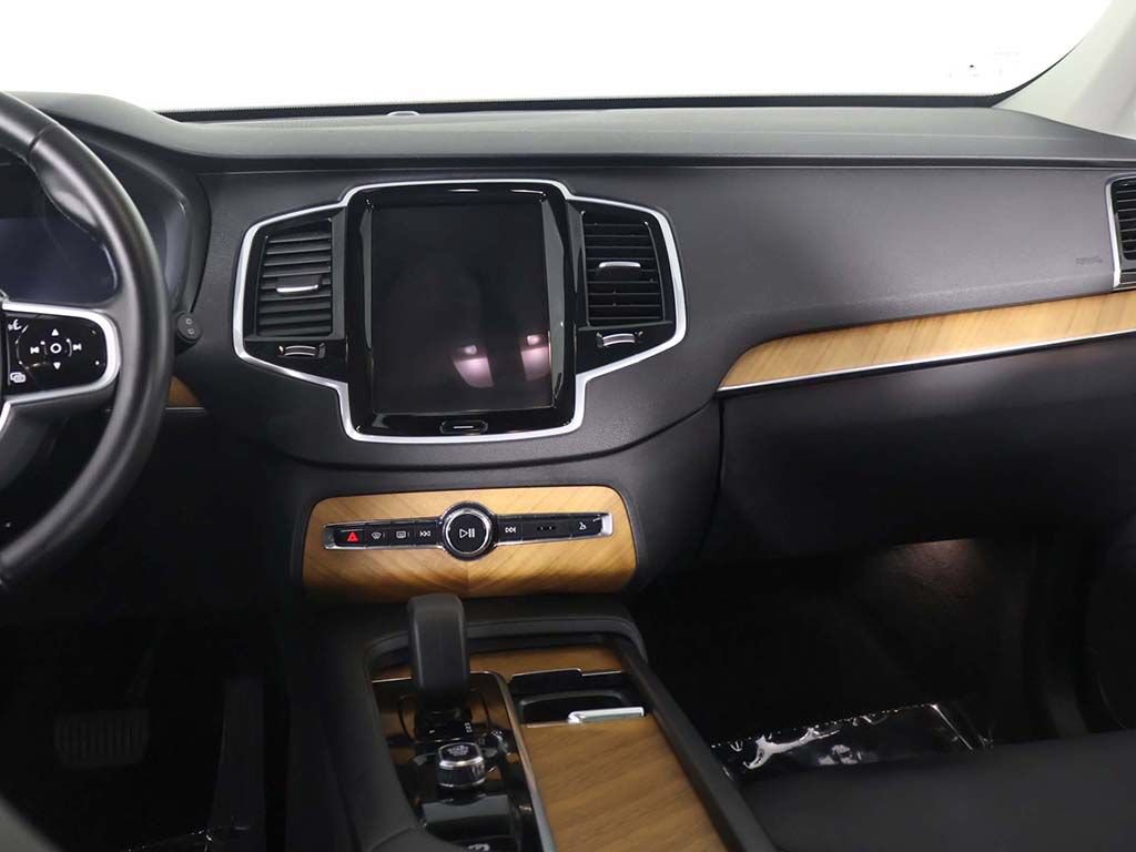 Used 2025 Volvo XC90 B5 Plus AWD/4WD image 40