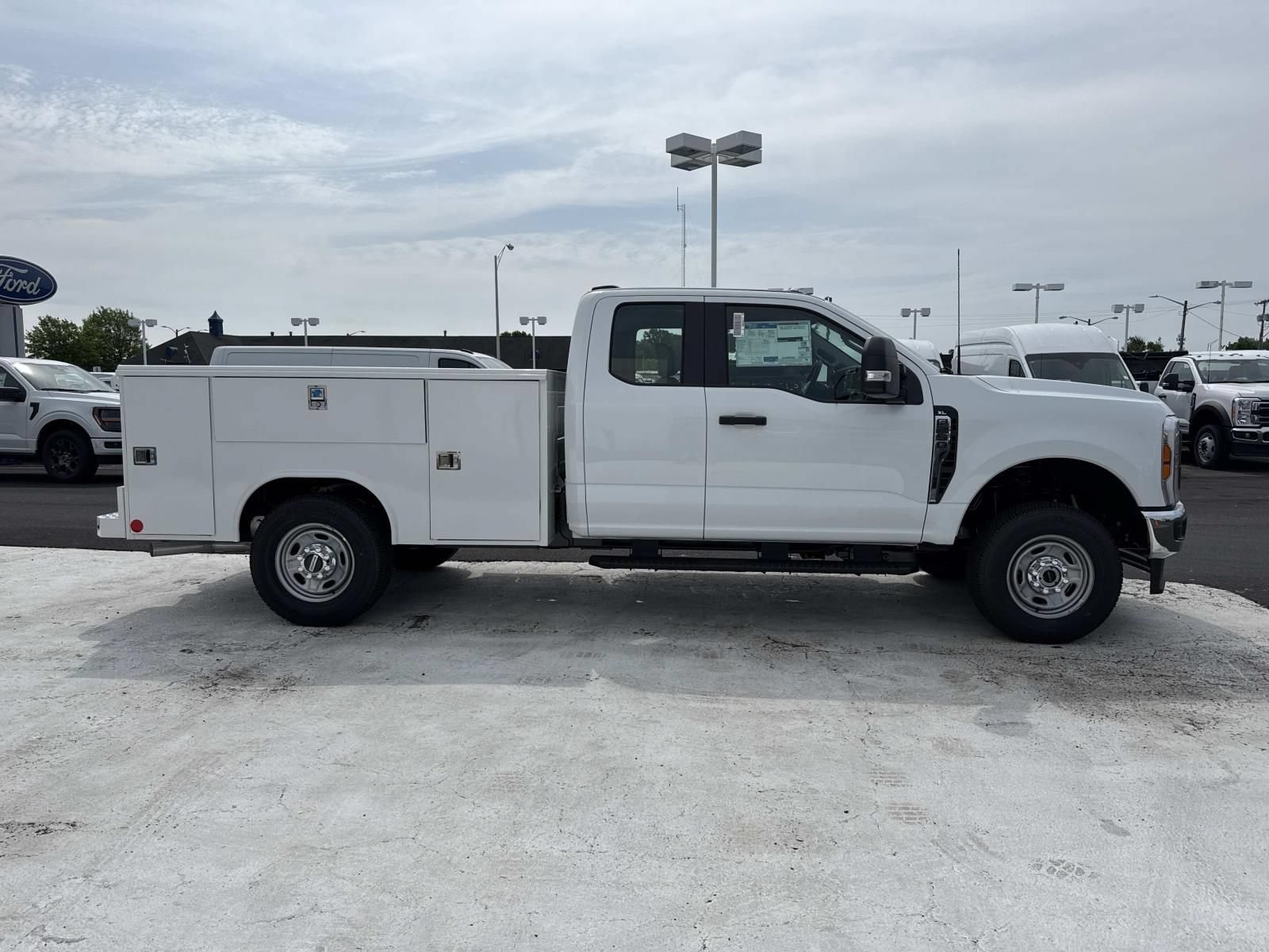 New 2026 Ford F250 XL w/ XL Chrome Package AWD/4WD image 2