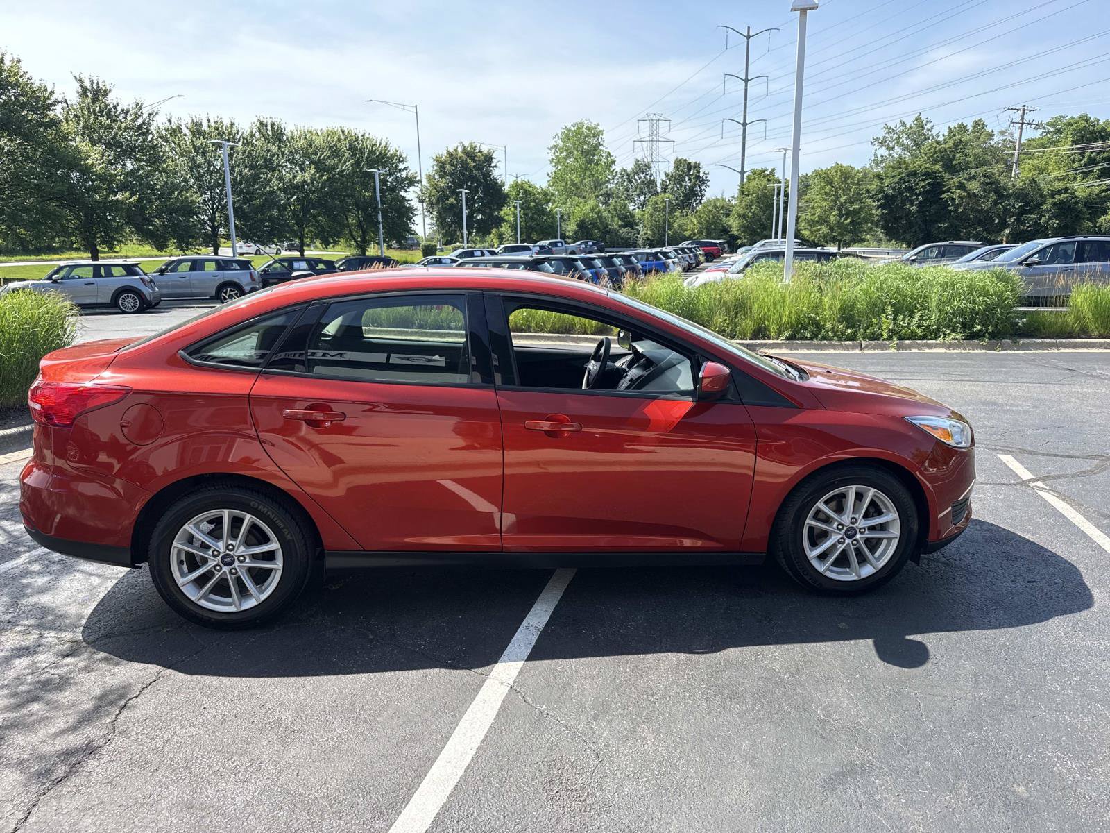 Used 2018 Ford Focus SE FWD image 5