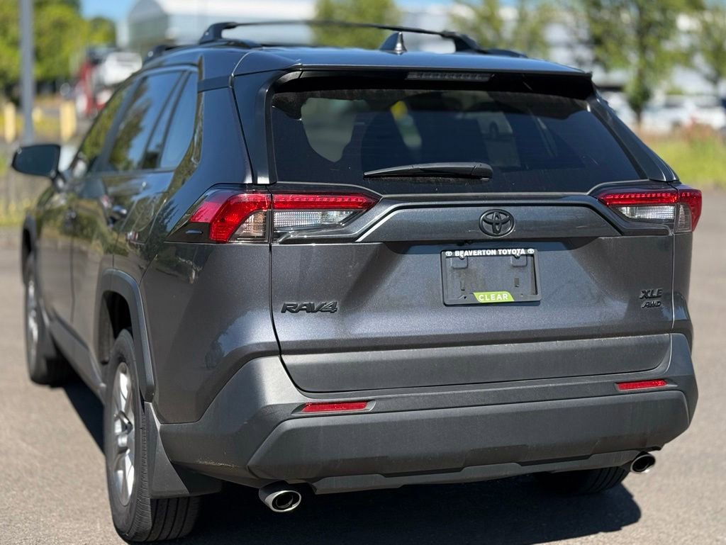 Used 2024 Toyota RAV4 XLE AWD/4WD image 3