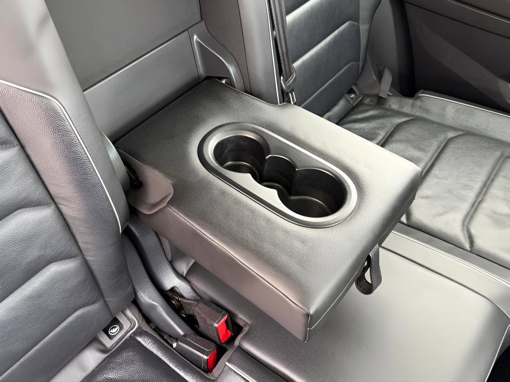 Used 2018 Volkswagen Tiguan SEL Premium image 27