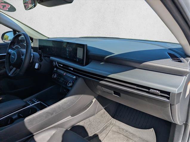 Certified 2025 Hyundai Sonata Limited FWD image 28