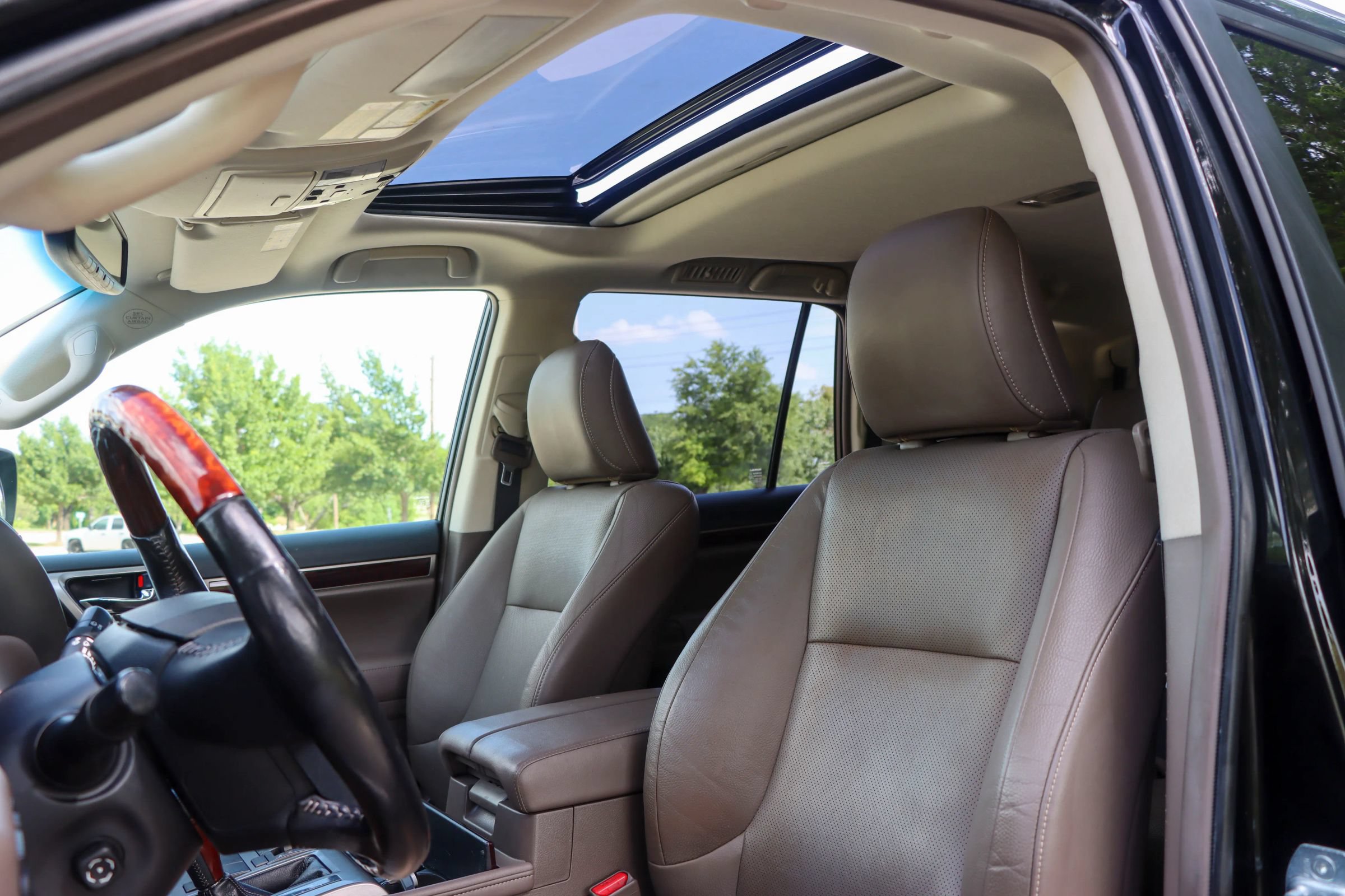 Used 2016 Lexus GX 460 w/ Premium Package AWD/4WD image 14