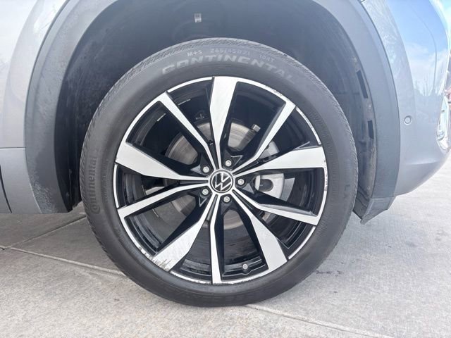 Used 2024 Volkswagen Atlas SEL Premium R-Line image 30