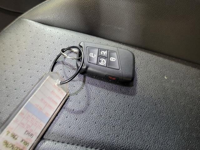 Used 2024 Volkswagen Tiguan Wolfsburg Edition image 17