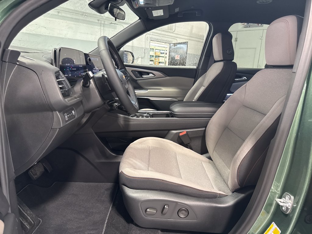 New 2027 Chevrolet Traverse LT AWD/4WD image 22
