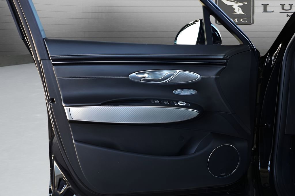 Used 2023 Genesis GV70 2.5T w/ Sport Prestige Package image 26