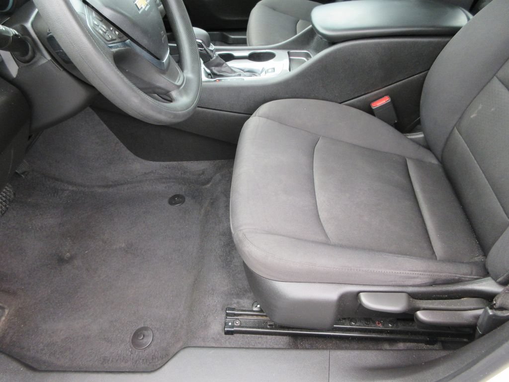 Used 2023 Chevrolet Malibu LS FWD image 18