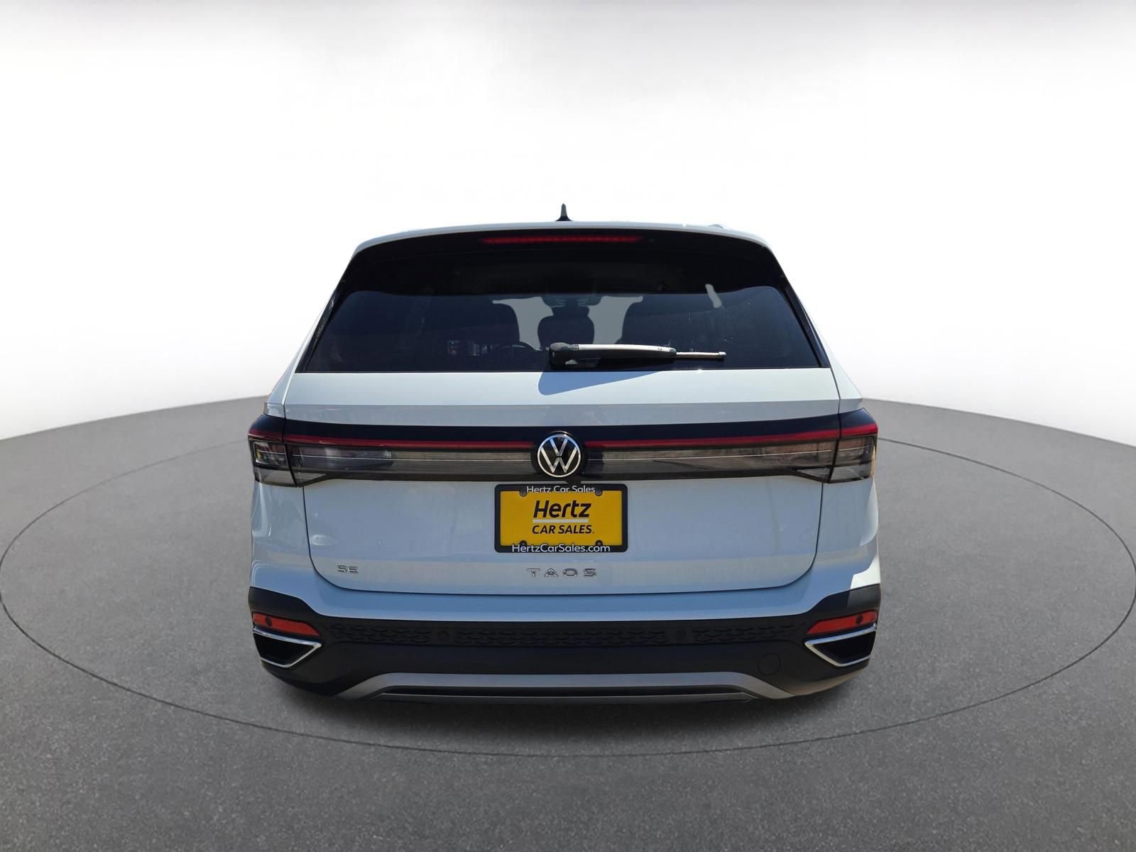 Used 2025 Volkswagen Taos SE FWD image 7