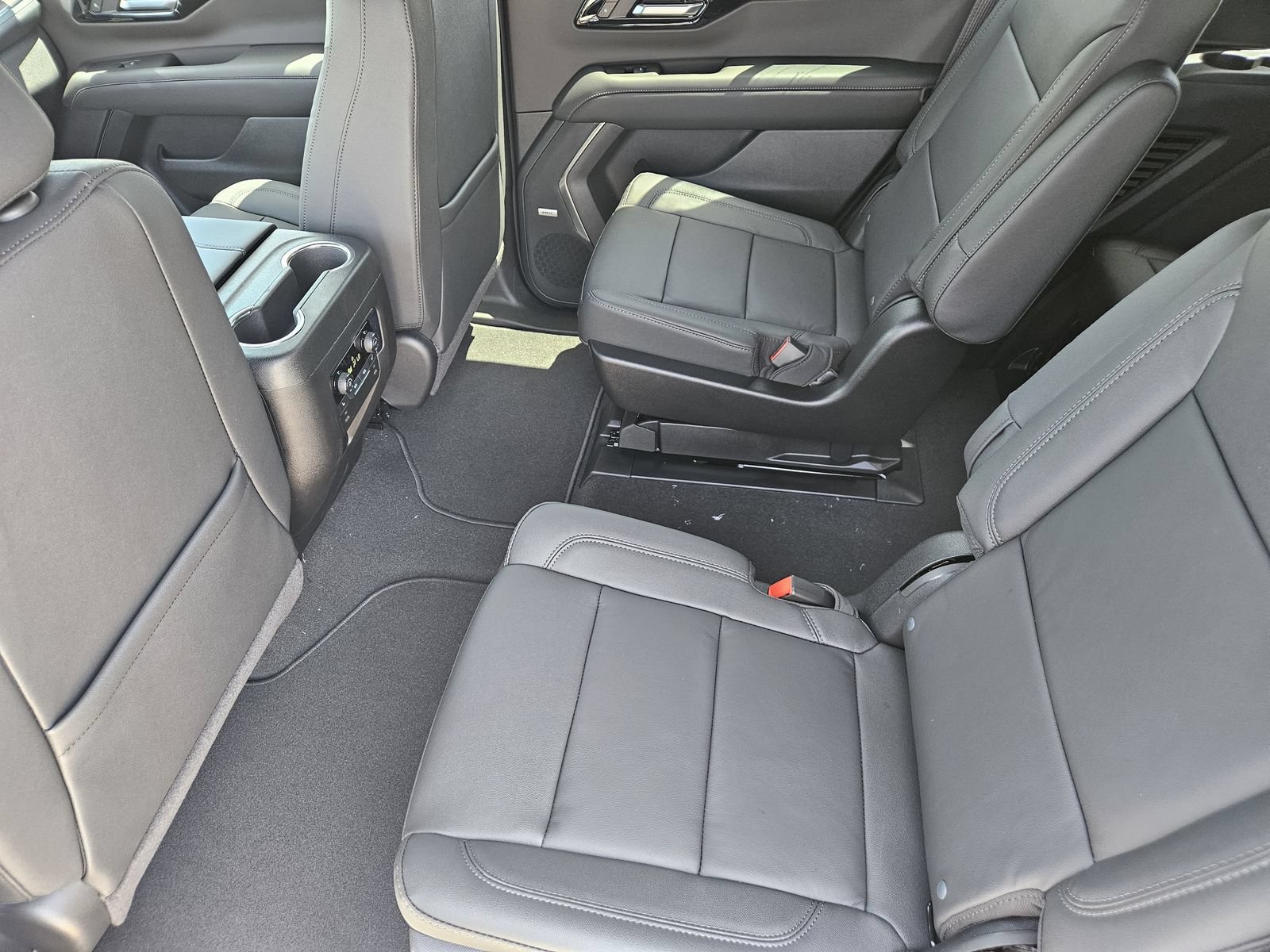 New 2026 Chevrolet Tahoe Z71 w/ Z71 Off-Road Package AWD/4WD image 28