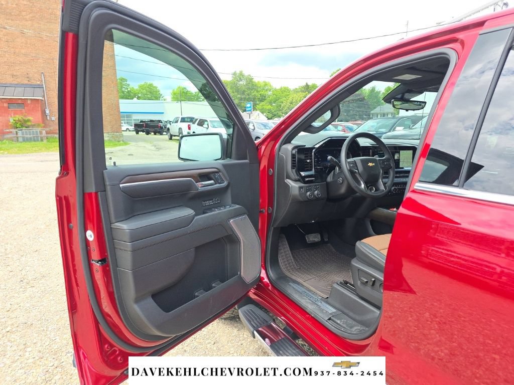 Used 2024 Chevrolet Silverado 1500 High Country w/ Technology Package AWD/4WD image 26